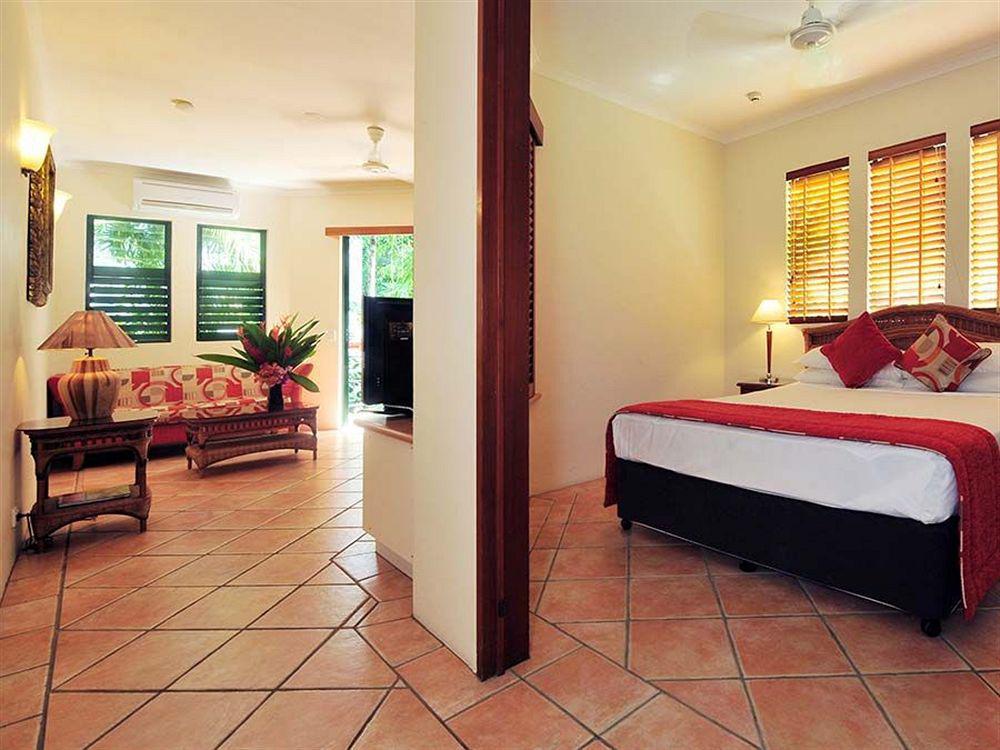 Martinique On Macrossan Aparthotel Port Douglas Buitenkant foto
